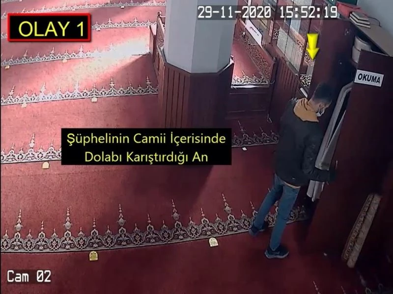 Camiden avize çalan hırsızlar yakalandı
