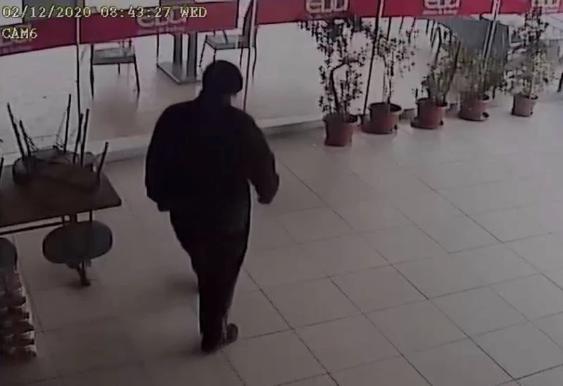 Maskeli hırsız bahşiş paralarını da çaldı
