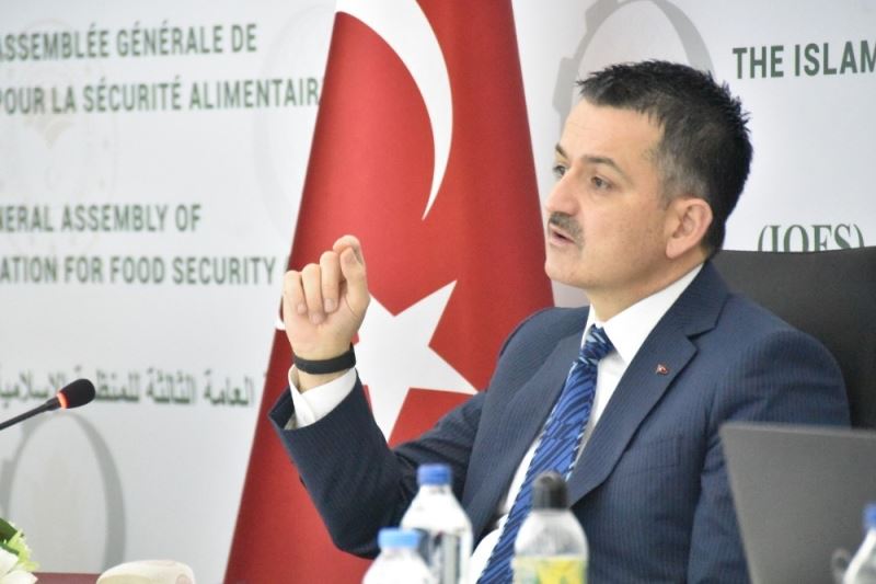 Bakan Pakdemirli: “Dünyada 820 milyon insan yetersiz besleniyor”
