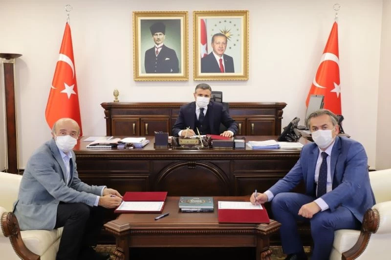 Hayırsever babası için anaokulu yaptıracak
