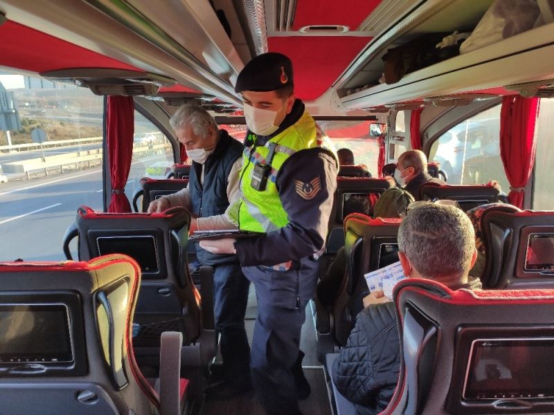 Jandarma şehirlerarası toplu taşıma araçlarını denetledi

