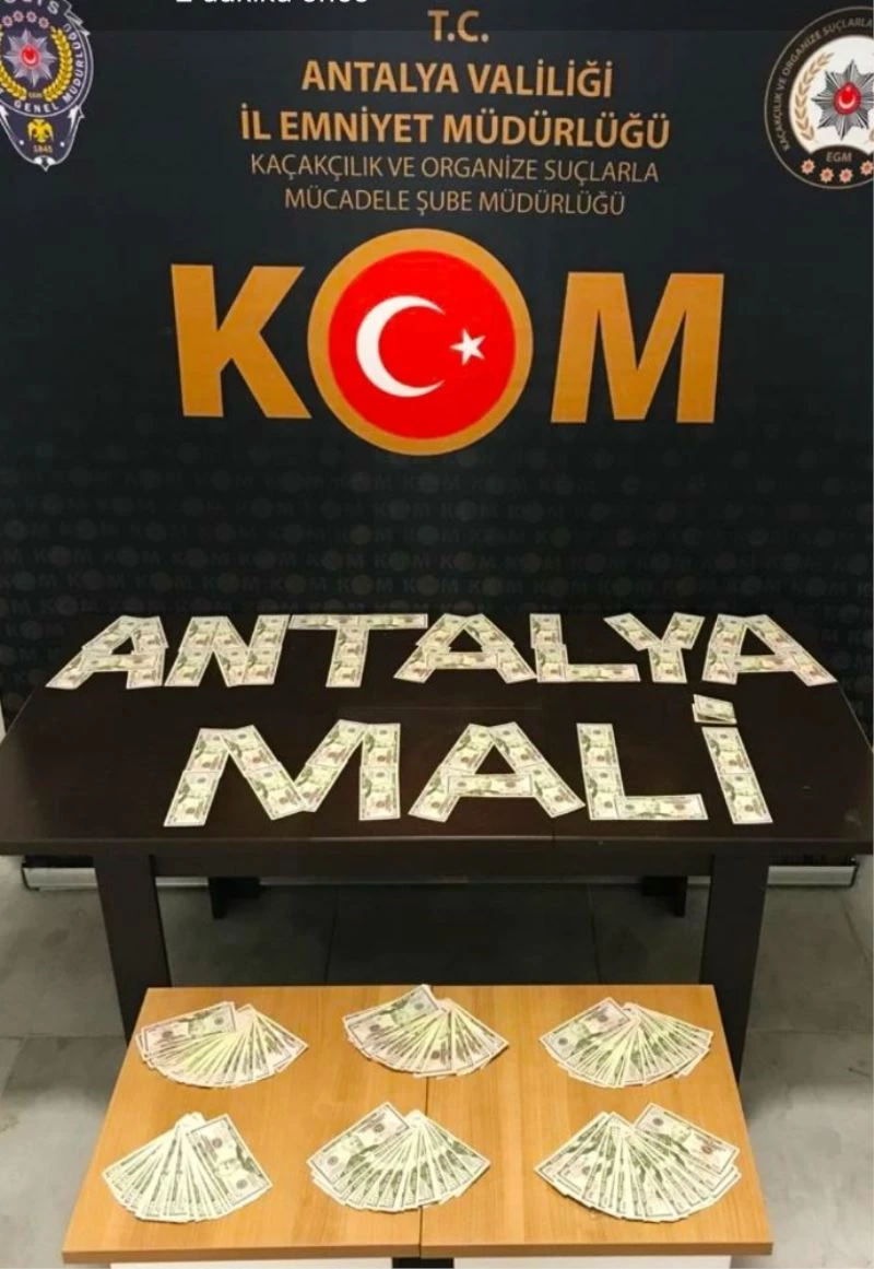 Kot pantolonla sevkiyatı yapılan sahte dolarlar piyasaya sürülmeden yakalandı
