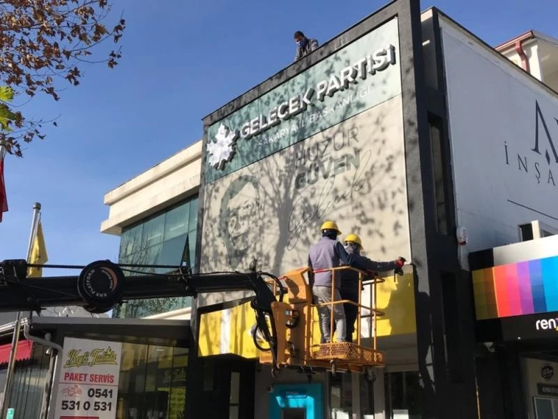 Gelecek Partisi’nden istifa eden yönetim, binayı boşalttı
