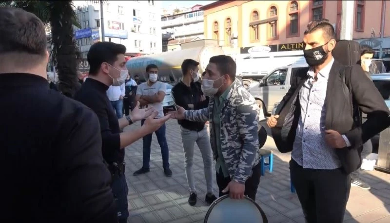 Polisin müdahale ettiği müzisyenler, 