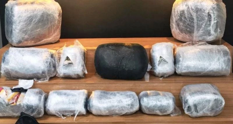 Şanlıurfa’da 66 kilogram uyuşturucunun ele geçirilmesiyle ilgili 2 zanlı tutuklandı
