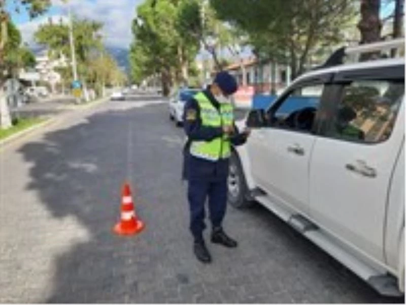 Balıkesir’de jandarma son 1 ayda 335 aranan şahsı yakaladı
