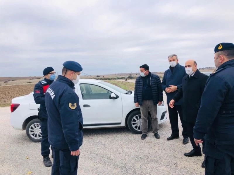 Biga Kaymakamı Can karantina bölgelerini gezdi
