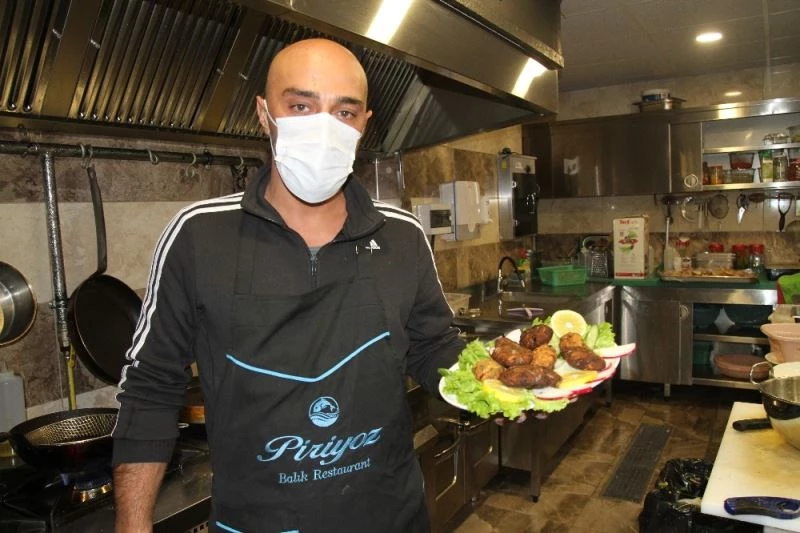 Rizeliler ’Hasmikuşi’ için hamsinin büyümesini bekliyor
