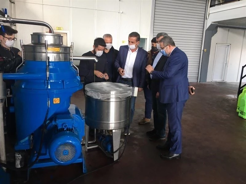 Kaymakam Sağlam, zeytinin yağa dönüşmesini yerinde gördü
