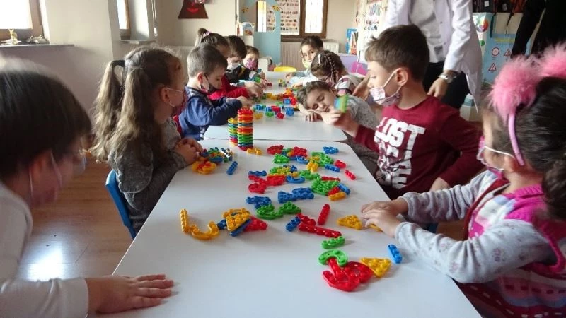 Anaokulu ve kreşler için son ders zili çaldı, çalışan veliler kara kara düşünüyor
