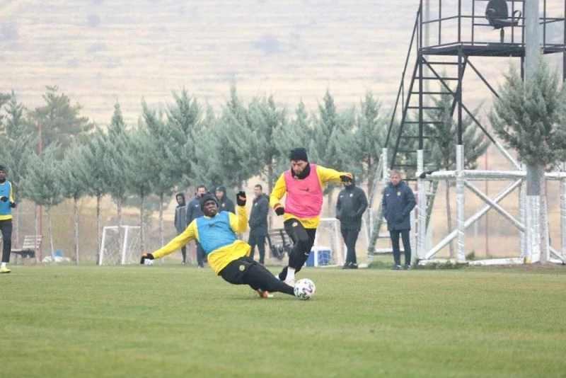 Yeni Malatyaspor’da hedef Başakşehir’i puansız göndermek
