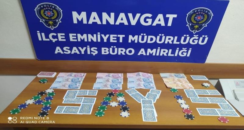 Manavgat’ta kumar oynayan ve yer sağlayan 12 kişiye 29 bin TL ceza

