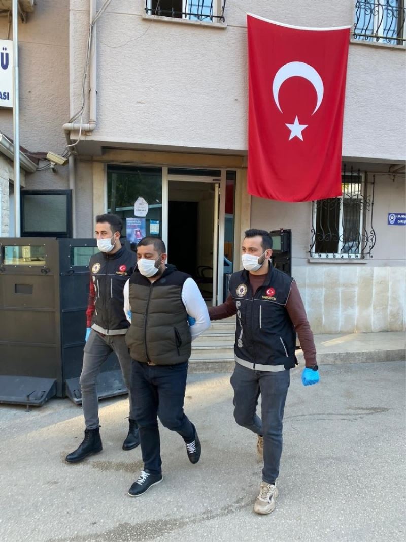 Bursa’da uyuşturucu satıcısı tutuklandı
