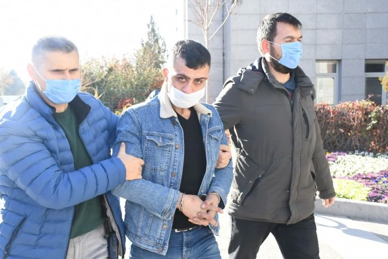 Karısını tüfekle vuran adam: 