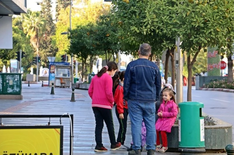 Bazıları sokağa, bazıları çatılara çıktı
