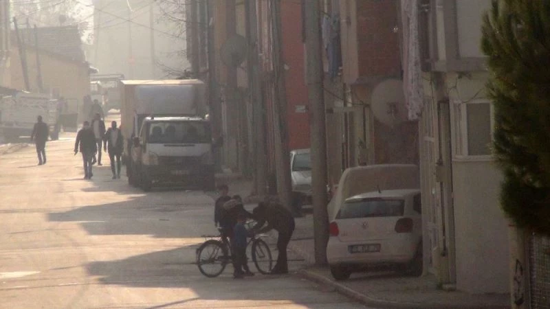 Bursa’da tüm ikazlara rağmen vatandaş bildiğini okuyor
