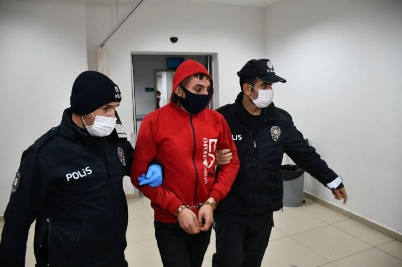 Evin kapısını kırarak dehşet yaşatan eski koca yeniden gözaltına alınarak tutuklandı
