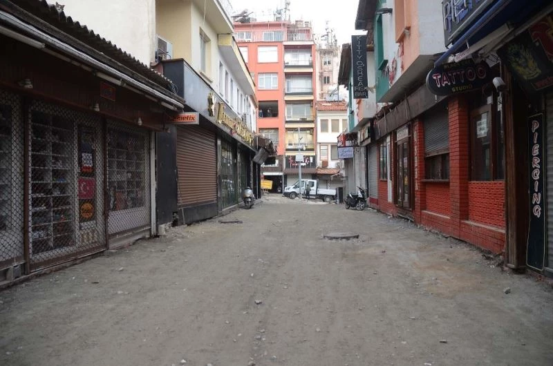 Kuşadası’nın ünlü Barlar Sokağı yenileniyor
