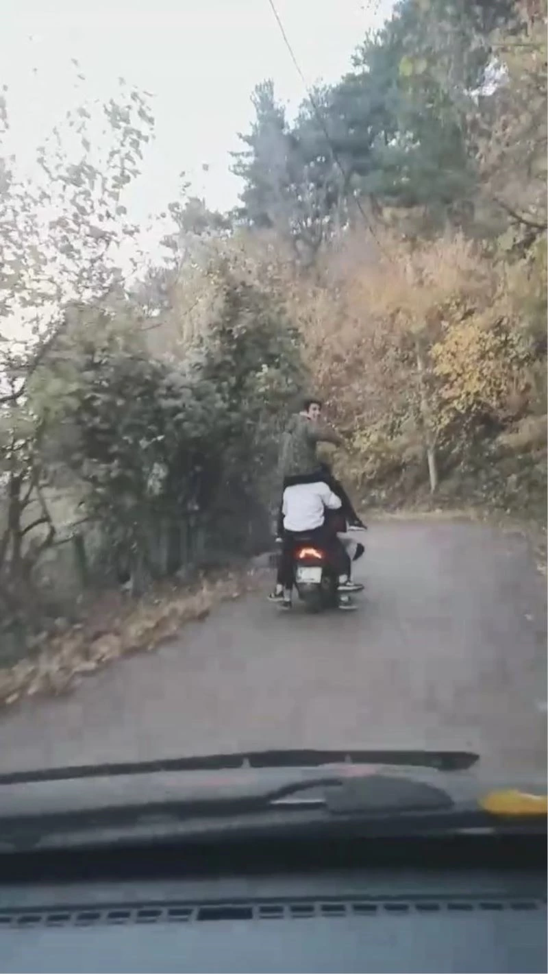 Sokağa çıkma kısıtlamasını 1 motosiklete 6 kişi binerek deldiler
