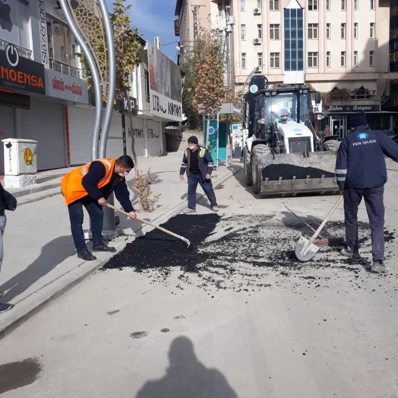 Hakkari belediyesi kış hazırlıklarını tamamlıyor
