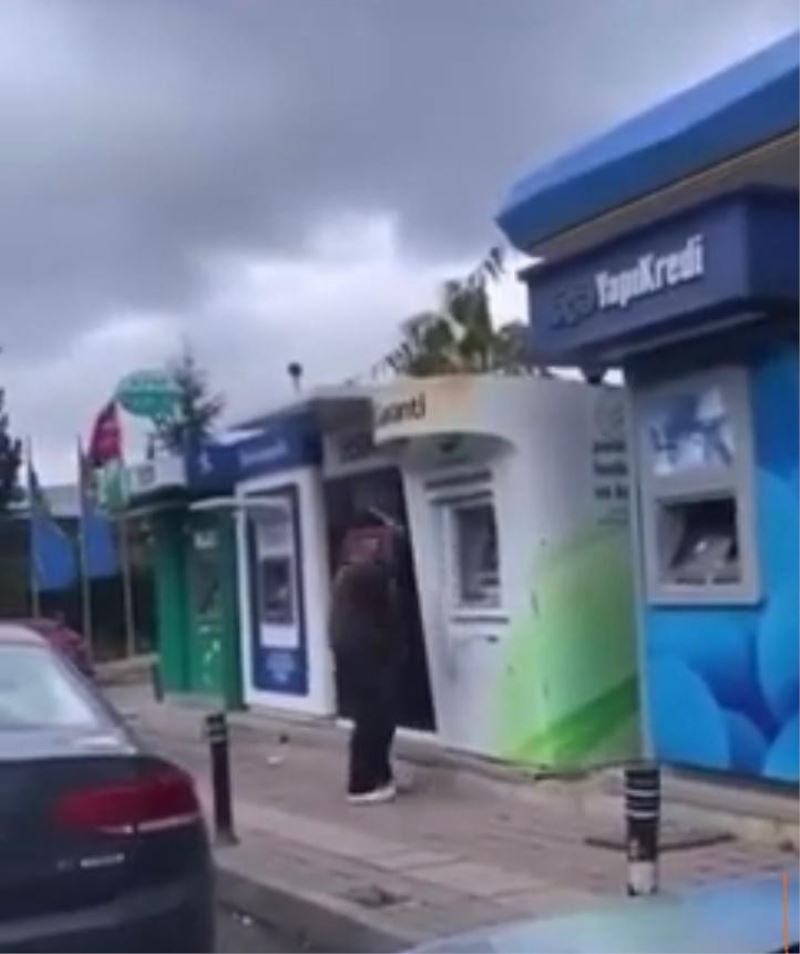 Beykoz’da ATM’lere saldırdı, çekiç ile tek tek kırdı
