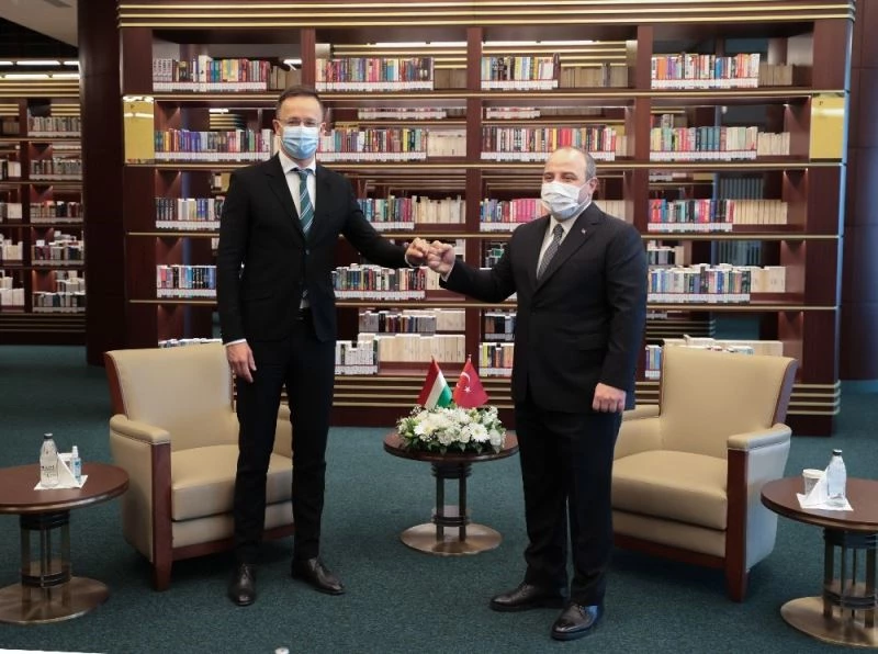 Bakan Varank: “Türkiye’ye güvenip yatırım yapanların beklediğinden daha fazlasını kazanacağı yeni bir döneme giriyoruz”
