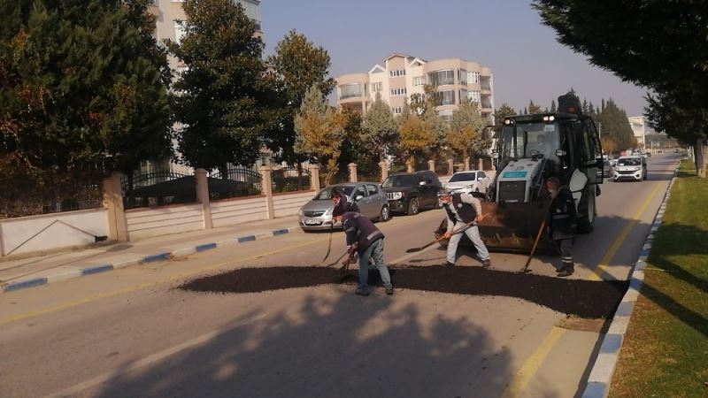 Yollardaki bakım işleri aksatılmadan devam ediyor
