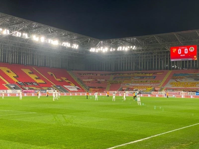 Irkçılığa karşı top 10 saniye dokunmadılar
