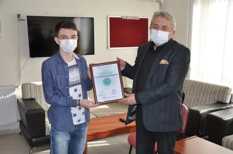 Çeşme Kaymakamı Çakıcı’dan başarılı öğrencilere tebrik
