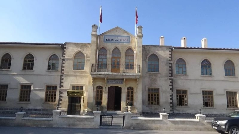 İşyerinin önüne sandalye atıp oturmak yasaklandı
