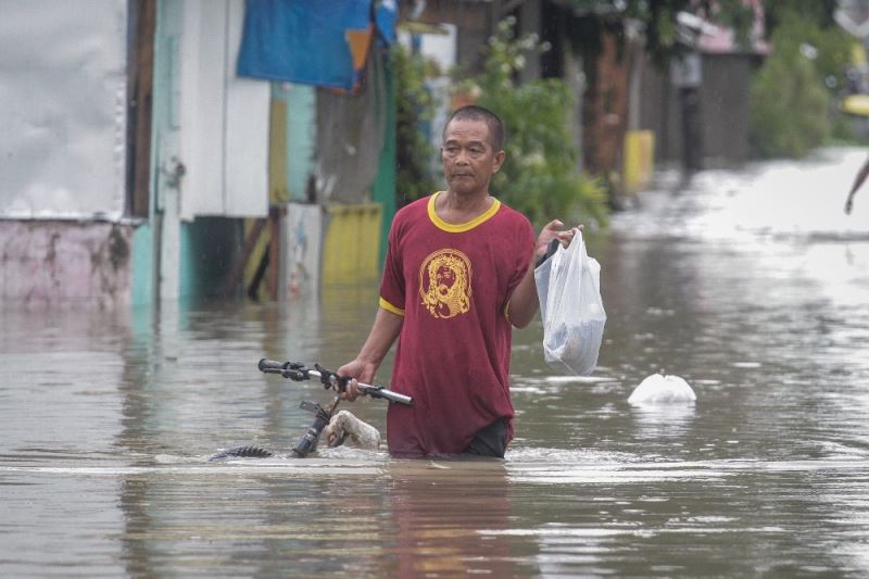 Filipinler’i Vongfong tayfunu vurdu: 1 ölü
