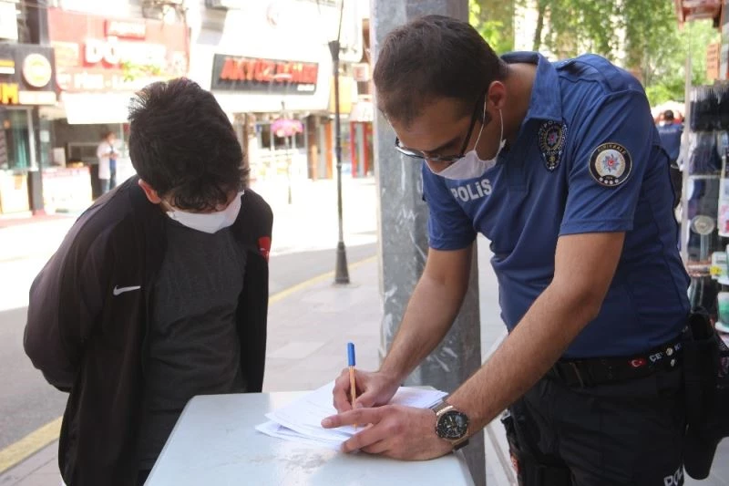 Valilik, harita ile gösterdiği yerlerde ’zorunlu maske’ denetimini başlattı
