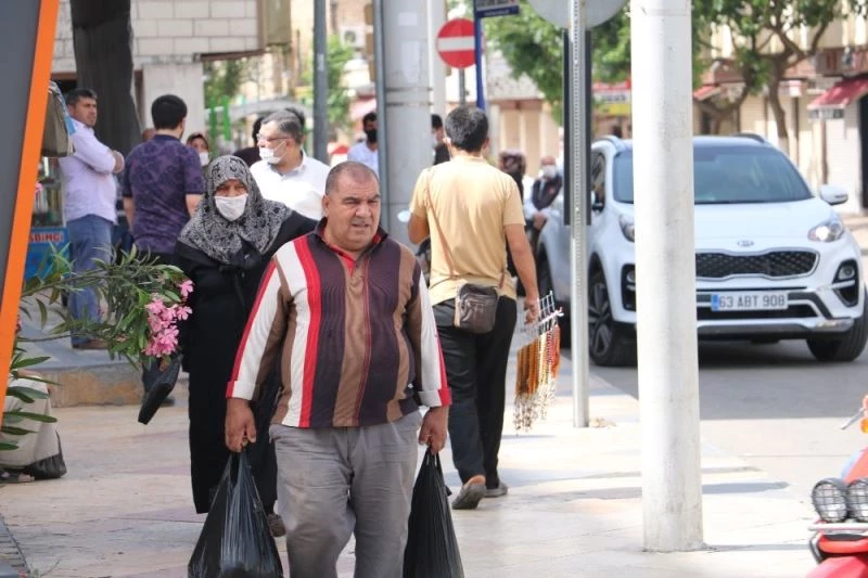 Kısıtlamanın kaldırıldığı Şanlıurfa’da yoğunluk erkenden başladı
