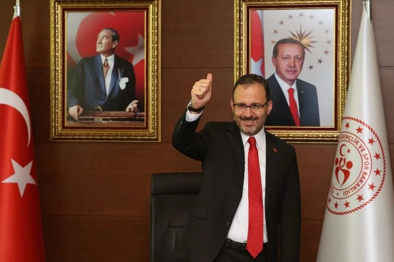 Bakan Kasapoğlu, Gençlik Haftasında temsilci gençlerle bir araya geldi
