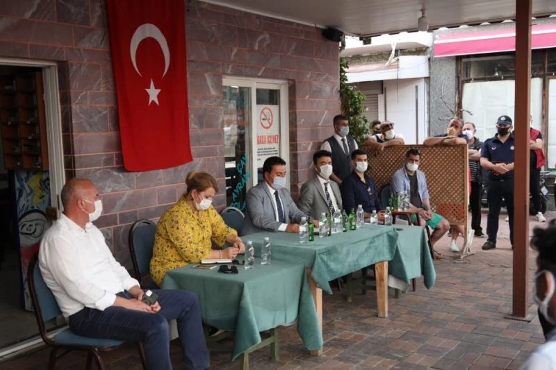 Başkan Aras, Turgutreis çarşı esnafıyla bir araya geldi
