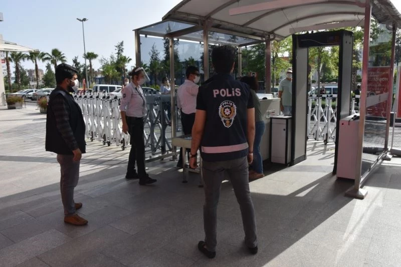 Antalya’da 20 yaş altı 3 şahsa 6 bin 692 TL ceza
