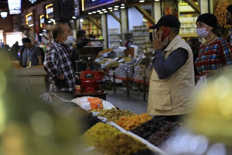 Elazığ’ın 92 yıllık Kapalı Çarşı’sında en sakin bayram alışverişi
