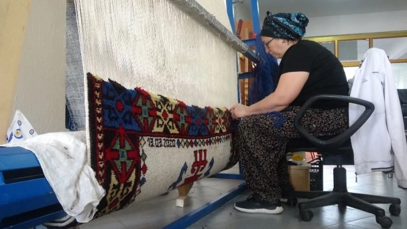 (Özel) Bu halının metrekaresi 20 günde dokunuyor
