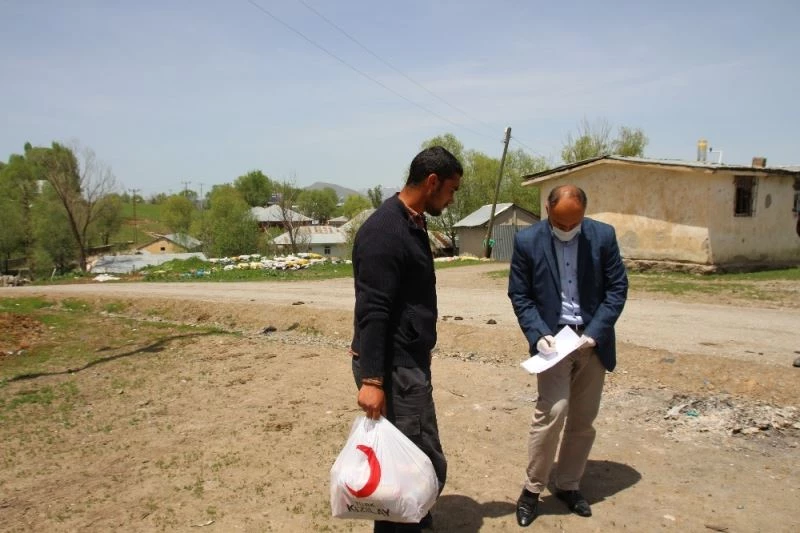 Kızılaydan gıda dağıtımı
