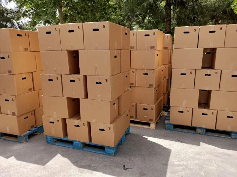 Kimse kimseyi görmeden, yardım kolileri sahiplerine ulaştırıldı
