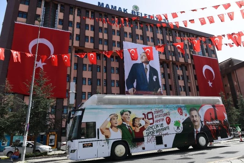 Mamak’ta 19 Mayıs Otobüsü gençler için dolaştı
