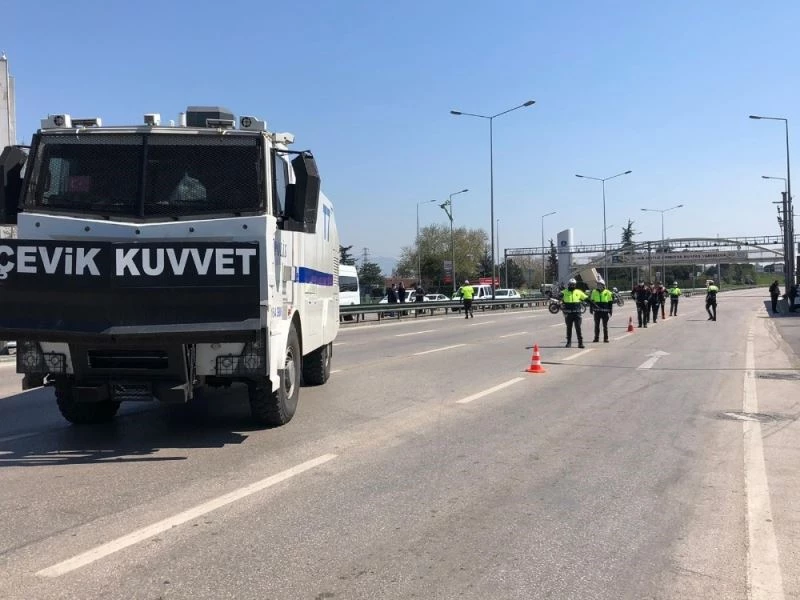 Bursa’da sokağa çıkmanın faturasını ağır ödediler
