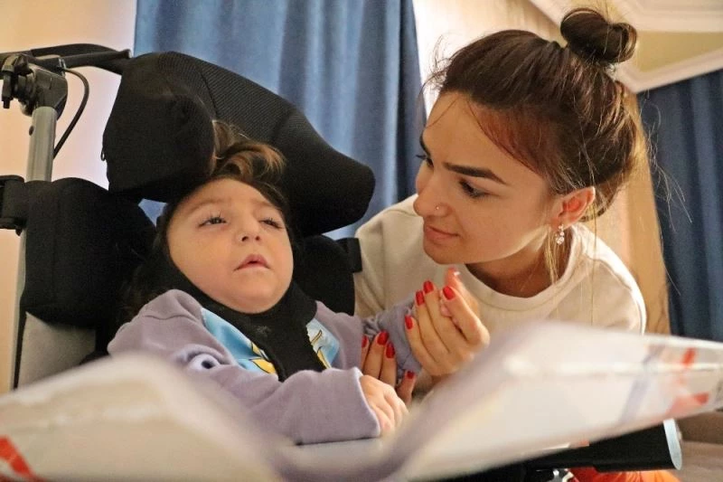 Yaşam savaşı veren oğlu için atılan ‘gebersin’ mesajını gören anne, yaşadığı acıyı paylaştı
