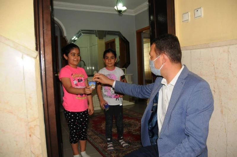 Kaymakamdan 10 bin çocuğa bayram harçlığı
