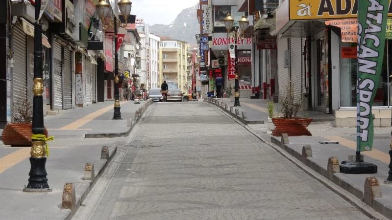 Van, tarihinin en sessiz bayram öncesini yaşıyor
