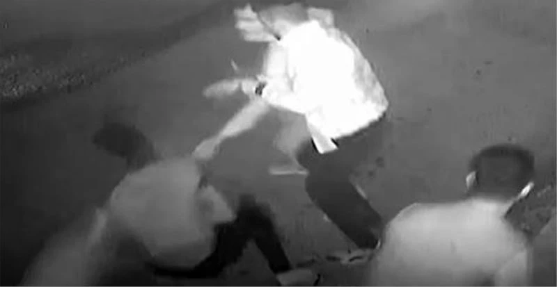 Seyyar satıcı kılığına giren polis katil zanlılarını yakaladı
