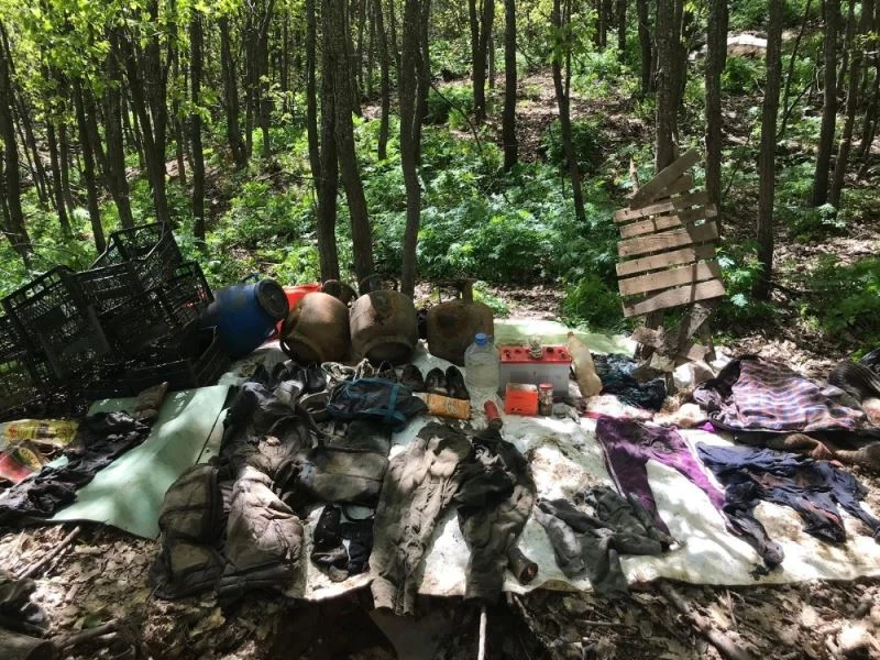 Bitlis’te jandarma, PKK’ya ait 32 odalı sığınağı imha etti
