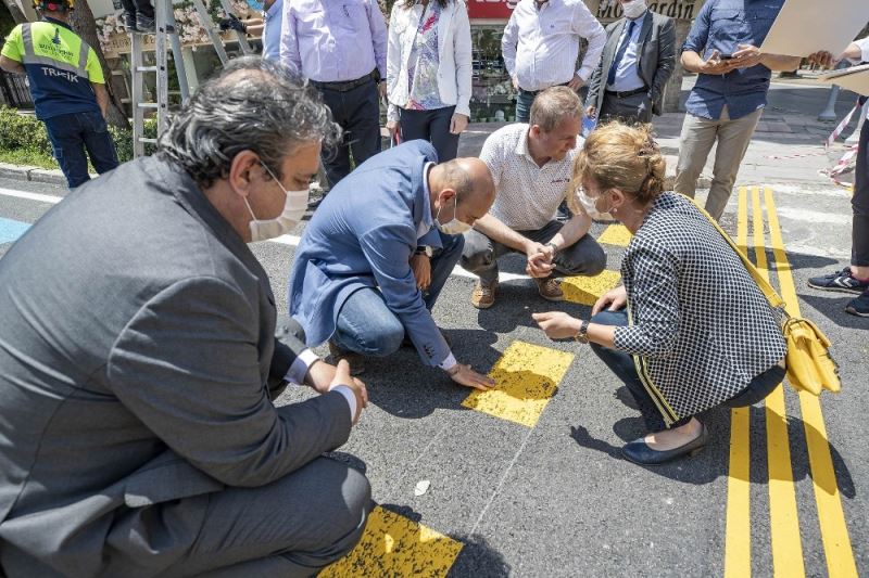 Başkan Soyer, bayram arefesinde çalışmaları inceledi
