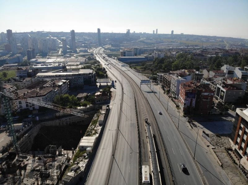 İstanbul’da kısıtlamayla birlikte Ramazan Bayramı’nda yollar boş kaldı
