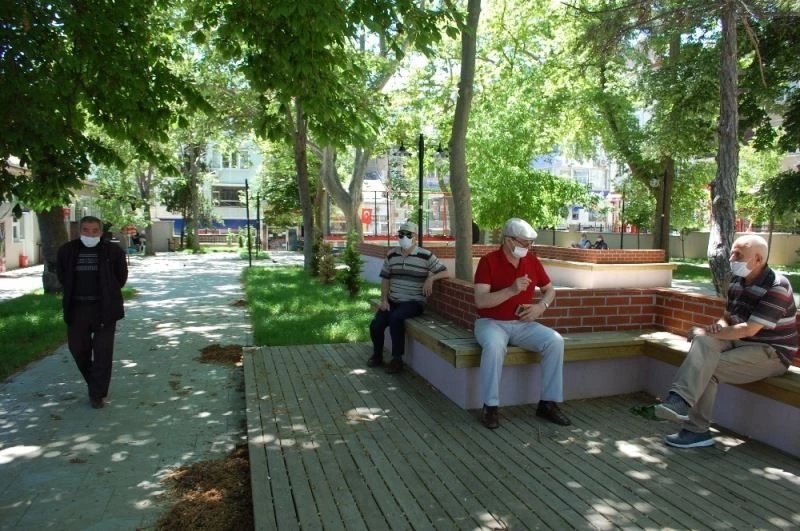 Sokağa çıkma izninde sitem ettim: “Evlatlarım beni unuttu”
